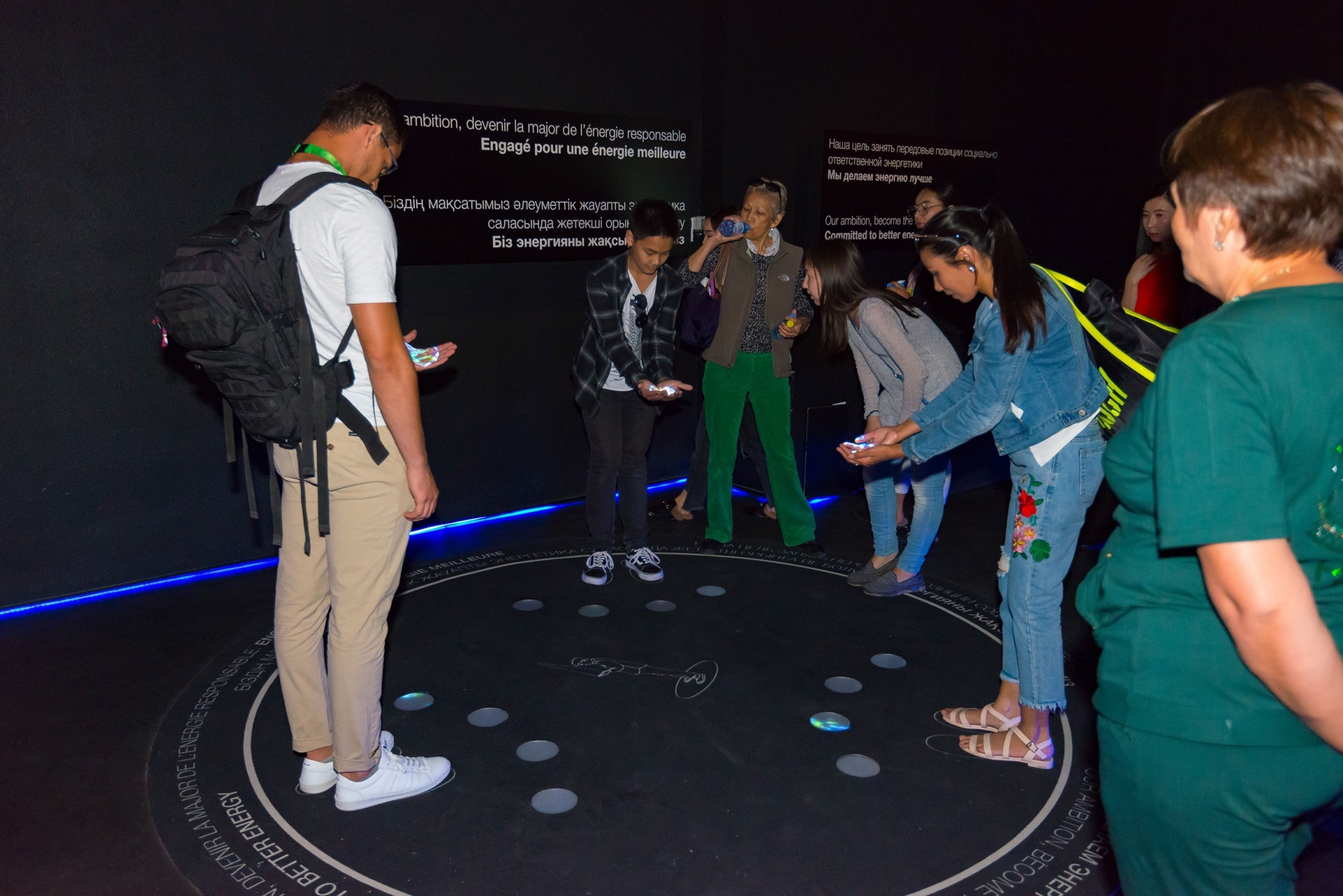 油公司大型展館 油公司大型展館