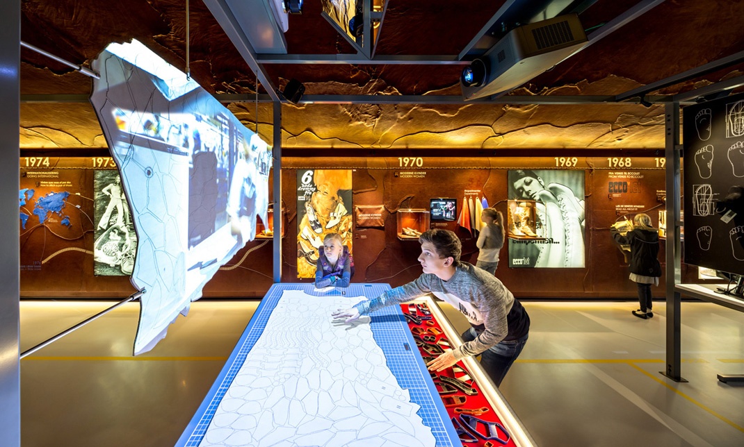 公司展廳設(shè)計(jì)效果圖 公司展廳設(shè)計(jì)效果圖